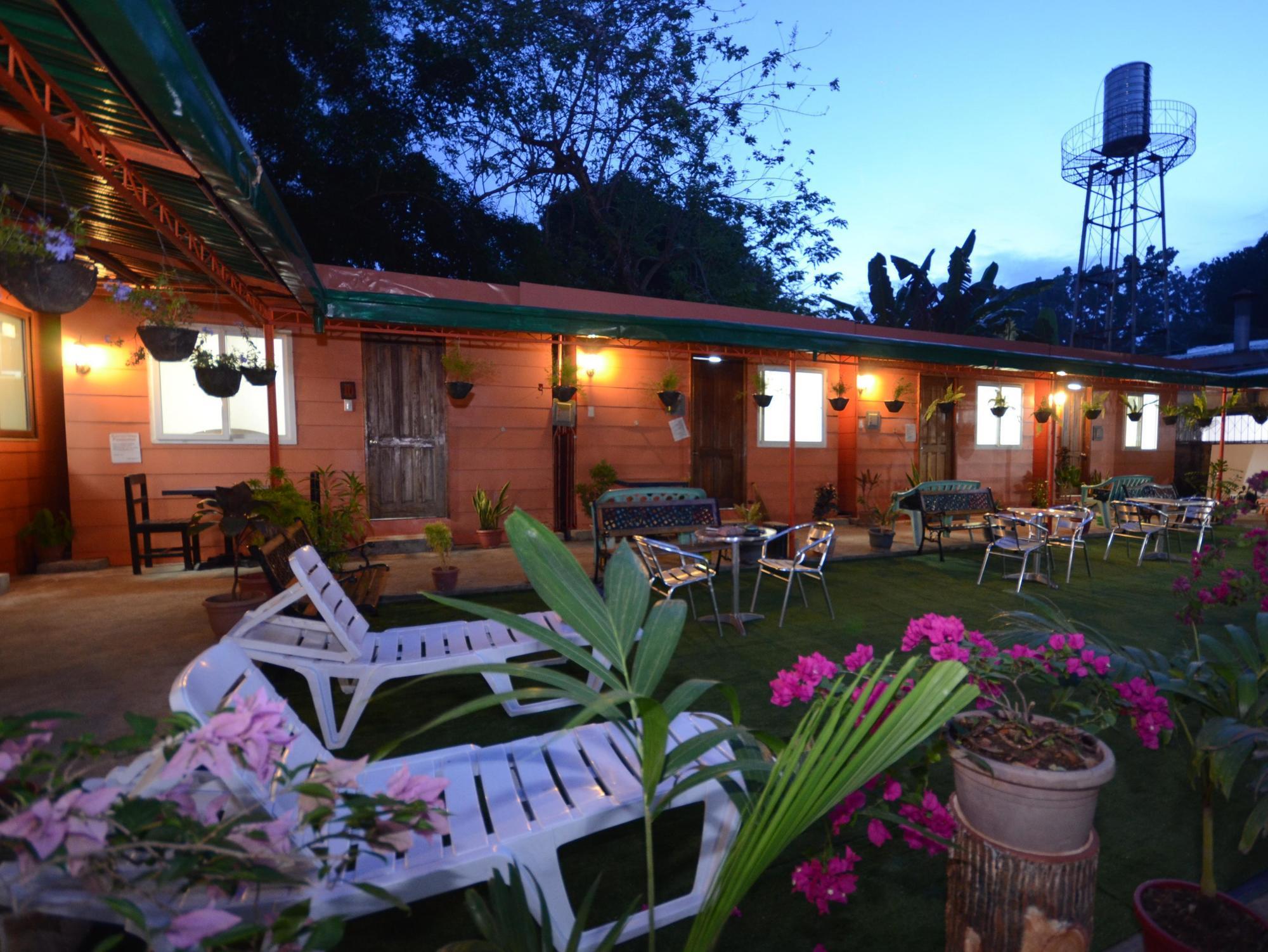 Airportside Inn Puerto Princesa Exterior foto