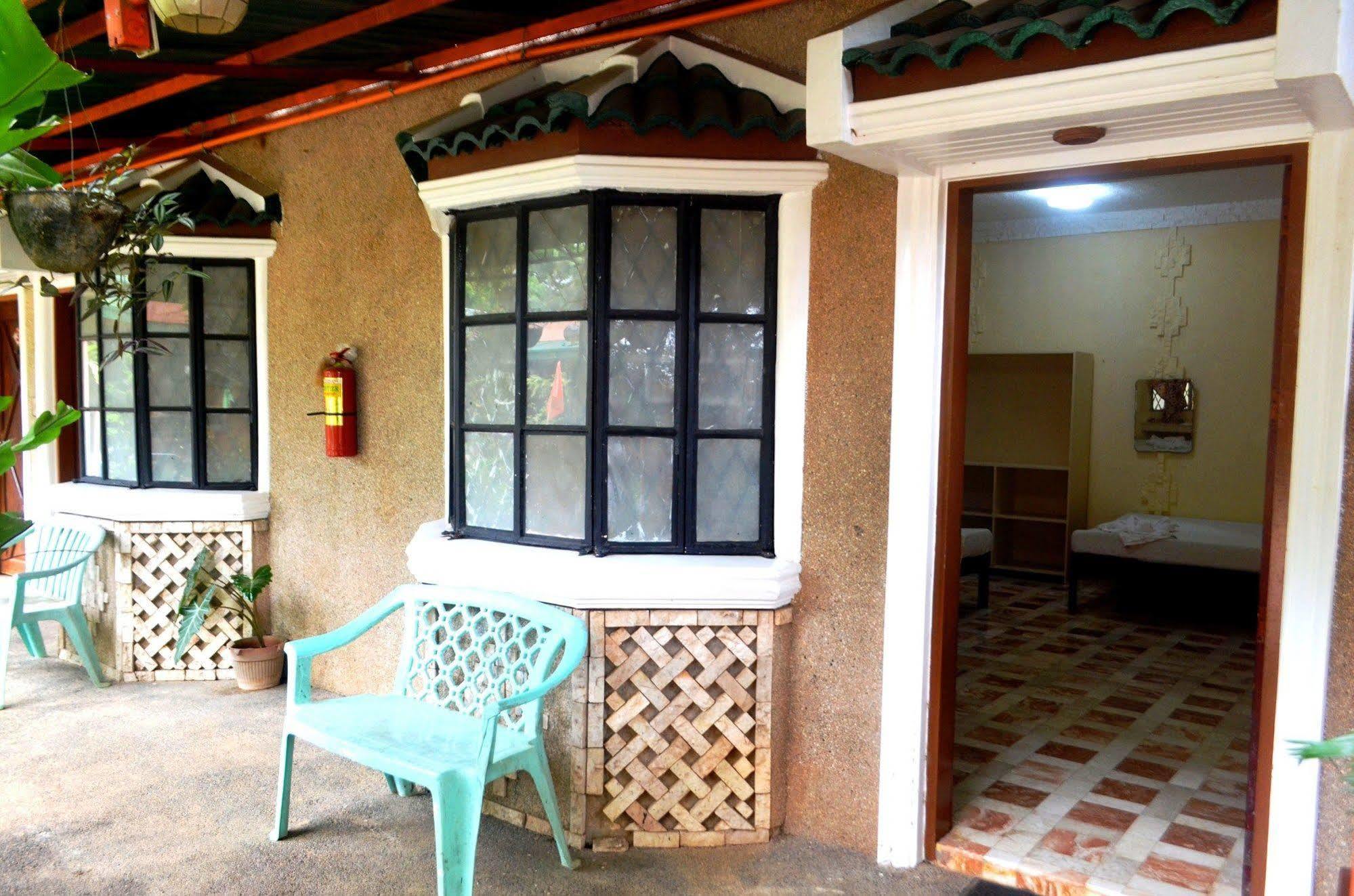 Airportside Inn Puerto Princesa Exterior foto